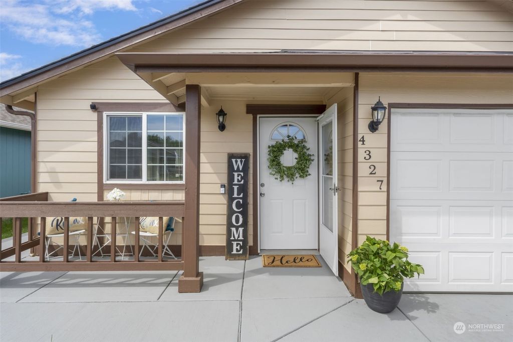 Photo of 4327 150th Street NE, Marysville, WA 98271 (MLS # 2125436)