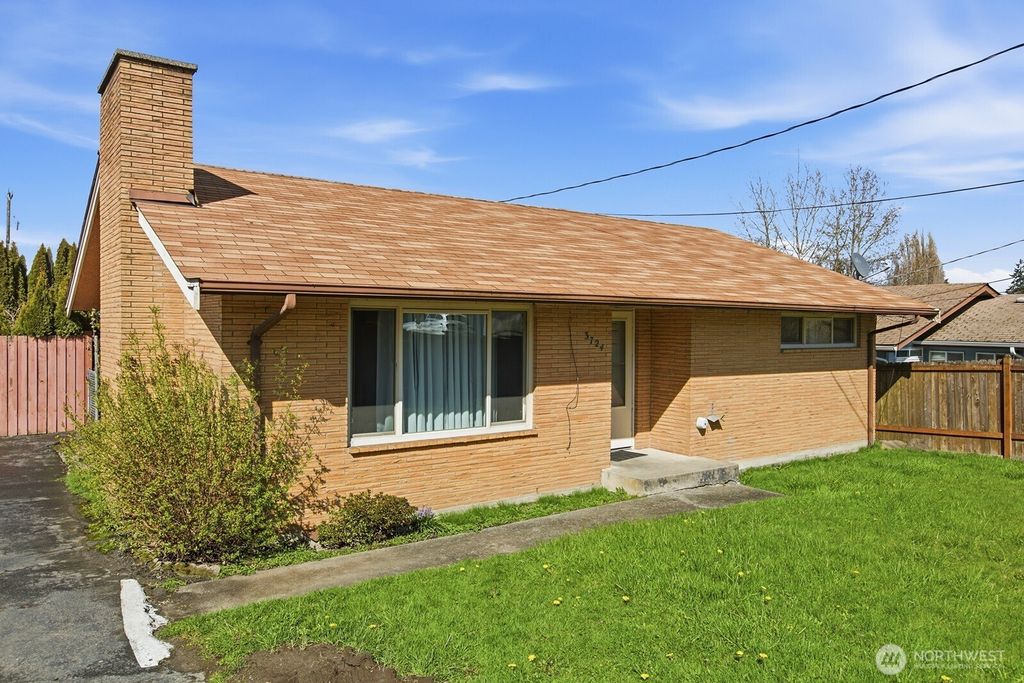 Photo of 3724 131st Street, Tukwila, WA 98168 (MLS # 2502643)