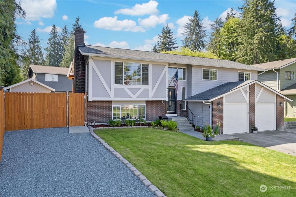 Photo of 5720 138th Place SE, Everett, WA 98208 (MLS # 2067874)