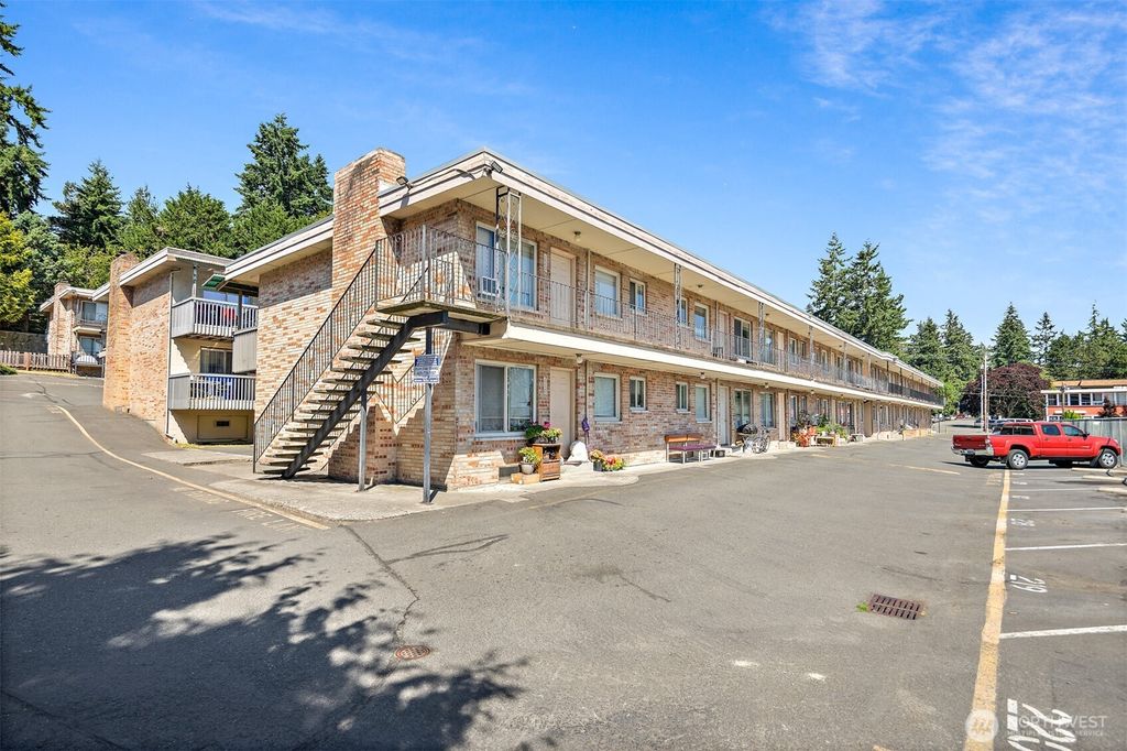 Photo of 6630 202nd Street SW, Lynnwood, WA 98036 (MLS # 2421419)