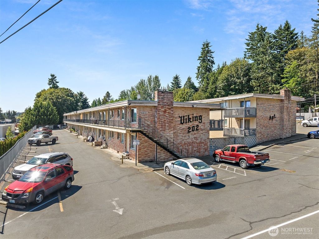 Photo of 6630 202nd Street SW, Lynnwood, WA 98036 (MLS # 2421419)