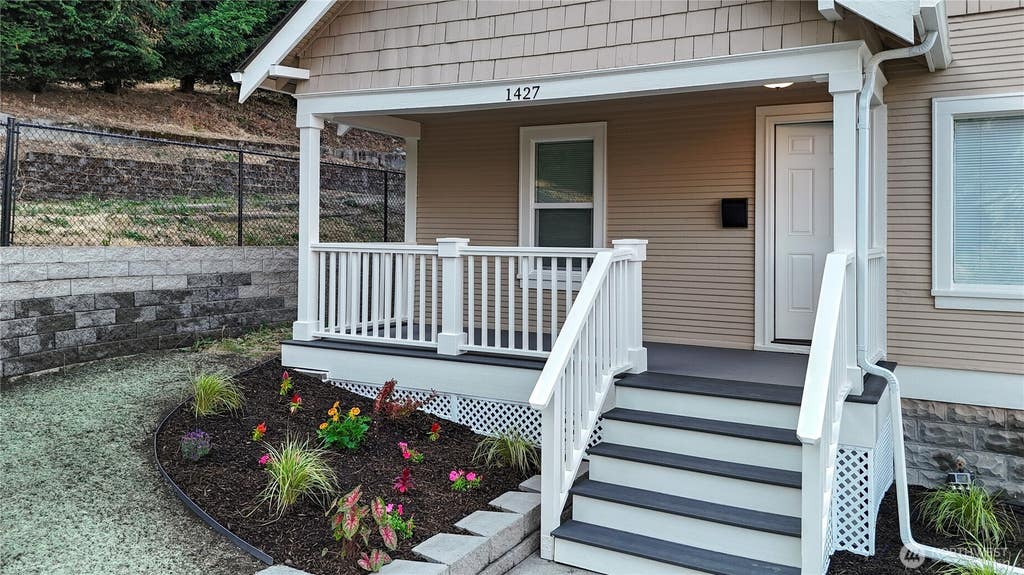 Photo of 1427 E Fairbanks Street, Tacoma, WA 98404 (MLS # 2569320)