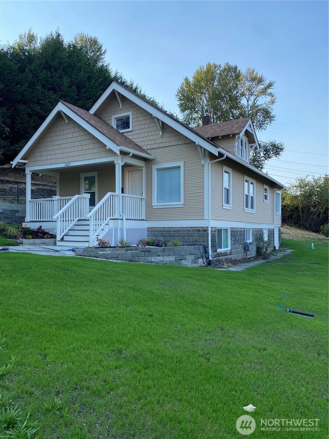 1427 E Fairbanks Street