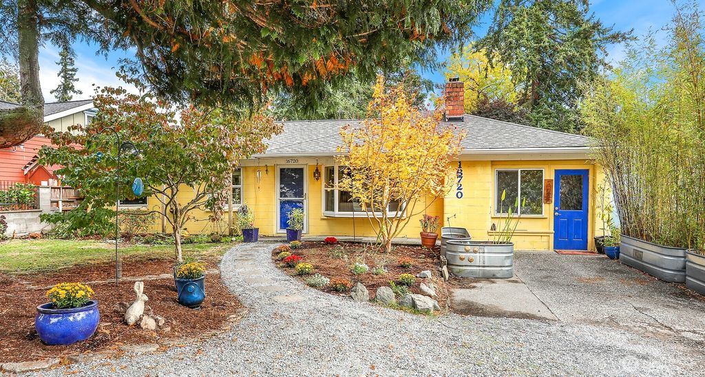 Photo of 16720 North Park Avenue N, Shoreline, WA 98133 (MLS # 2442896)