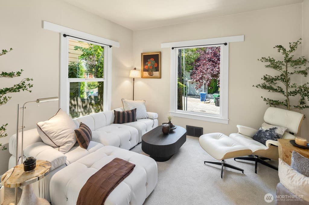 Photo of 6322 5th Avenue NE, Seattle, WA 98115 (MLS # 2564406)