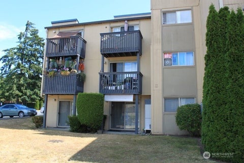 Photo of 31003 14th Way S #H-13, Federal Way, WA 98003 (MLS # 2563490)