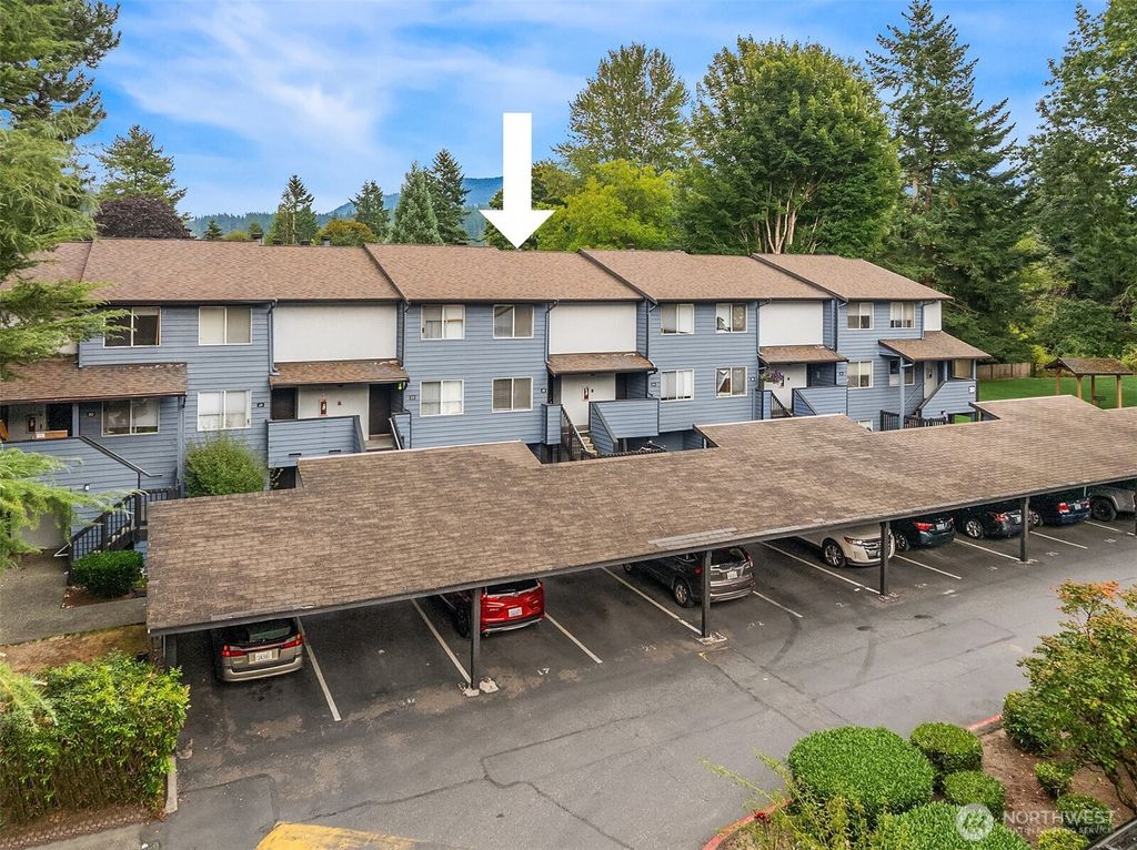 Photo of 260 Newport Way NW #23, Issaquah, WA 98027 (MLS # 2421985)