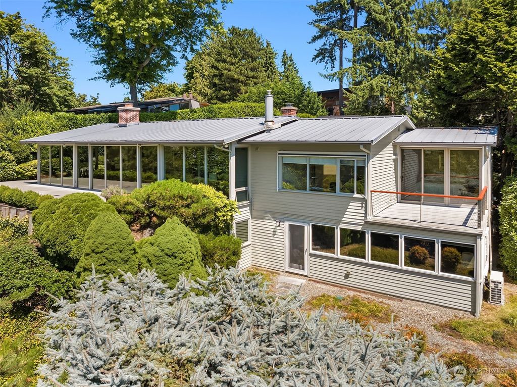 Photo of 7430 SE 40th Street, Mercer Island, WA 98040 (MLS # 2143596)