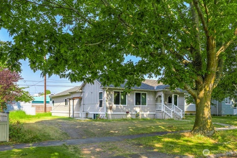 Photo of 2326 McDougall Avenue, Everett, WA 98201 (MLS # 2577108)
