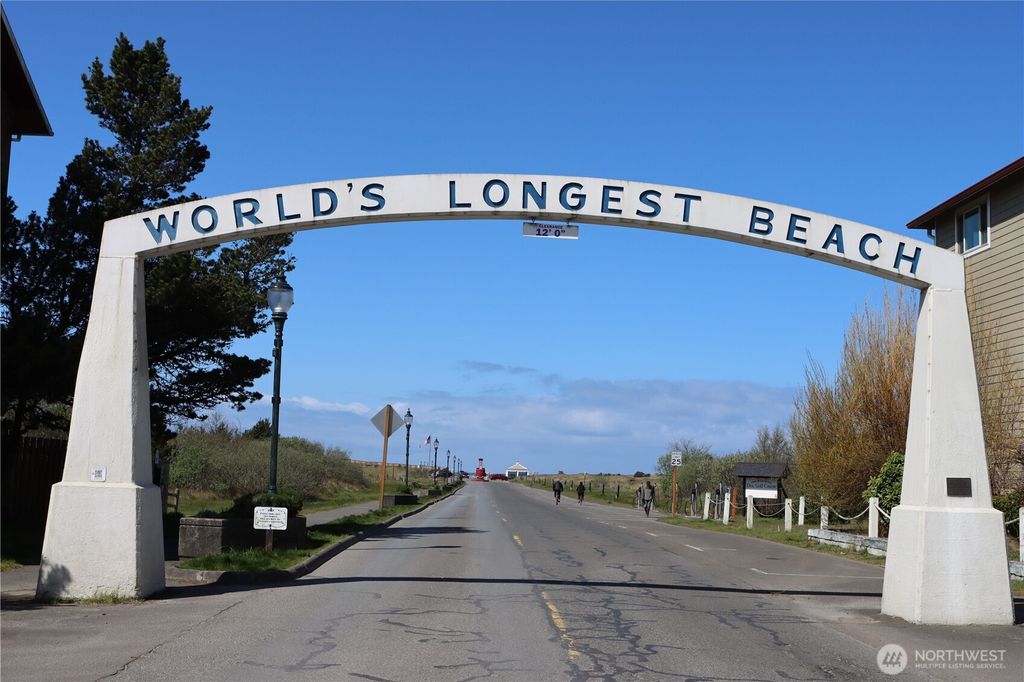 Photo of 205 Bolstad Avenue W #302, Long Beach, WA 98631 (MLS # 2506990)