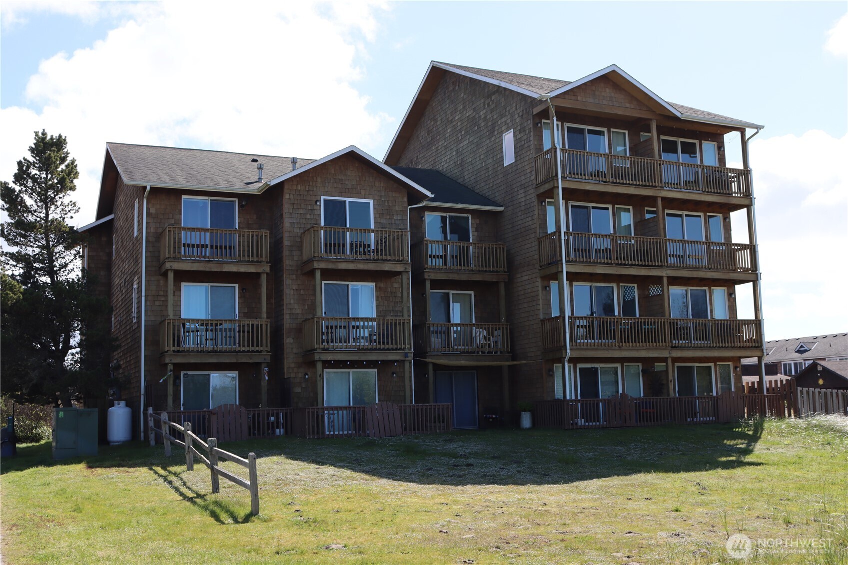 205 Bolstad Avenue W 302