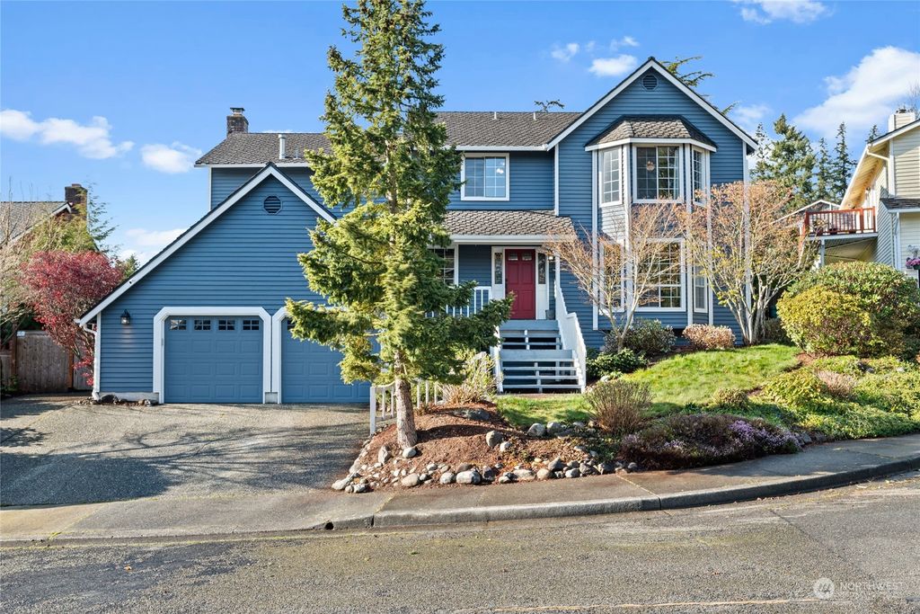 Photo of 984 16th Court, Mukilteo, WA 98275 (MLS # 2057056)