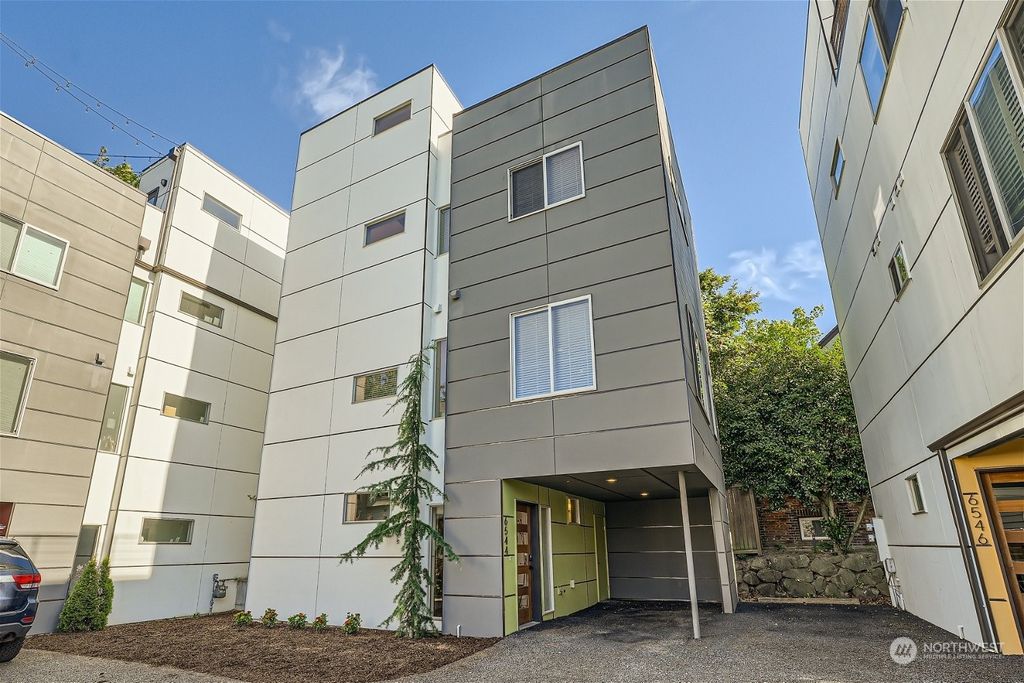 Photo of 6544 34th Avenue SW, Seattle, WA 98126 (MLS # 2140961)