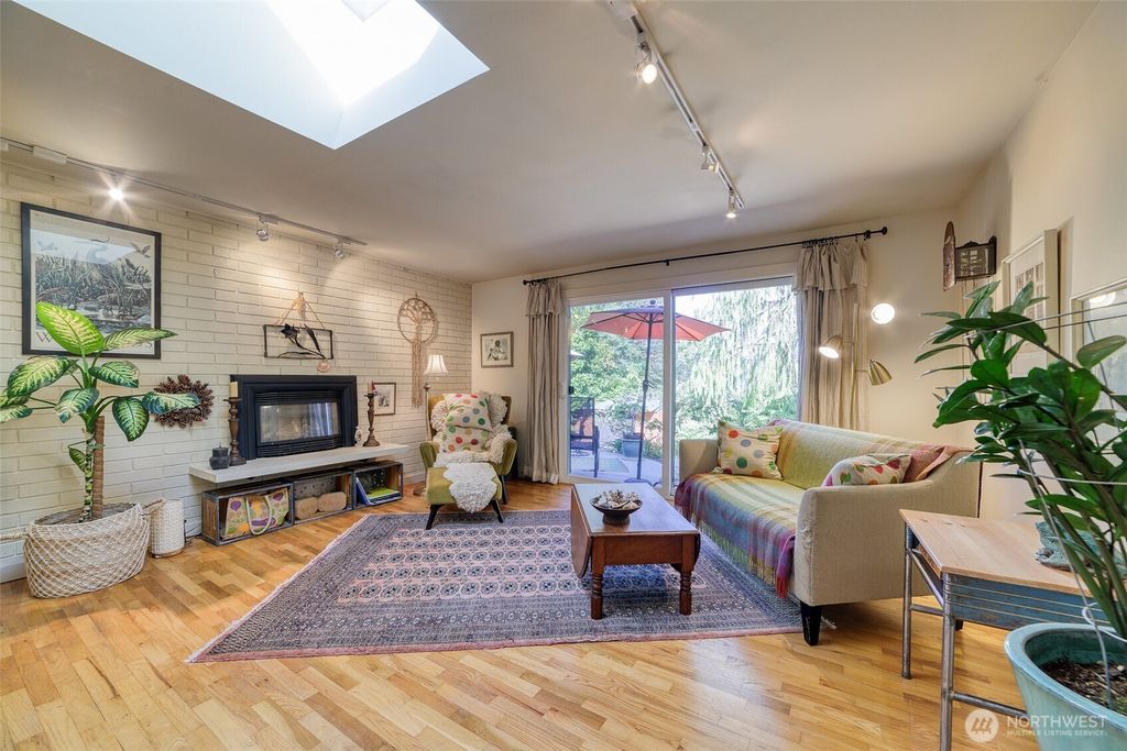 Photo of 404 SW 182nd Street, Normandy Park, WA 98166 (MLS # 2424465)