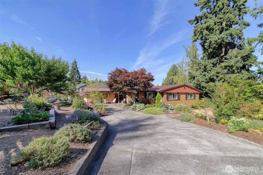 Photo of 404 SW 182nd Street, Normandy Park, WA 98166 (MLS # 2424465)