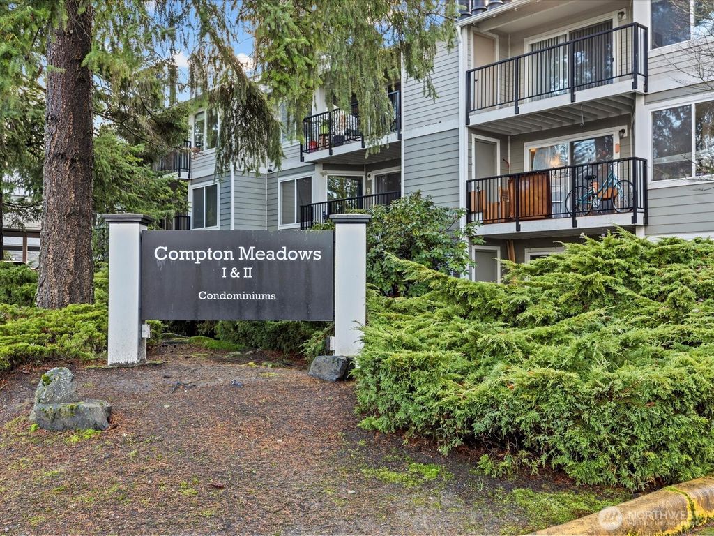Photo of 14334 126th Avenue NE #B202, Kirkland, WA 98034 (MLS # 2461689)