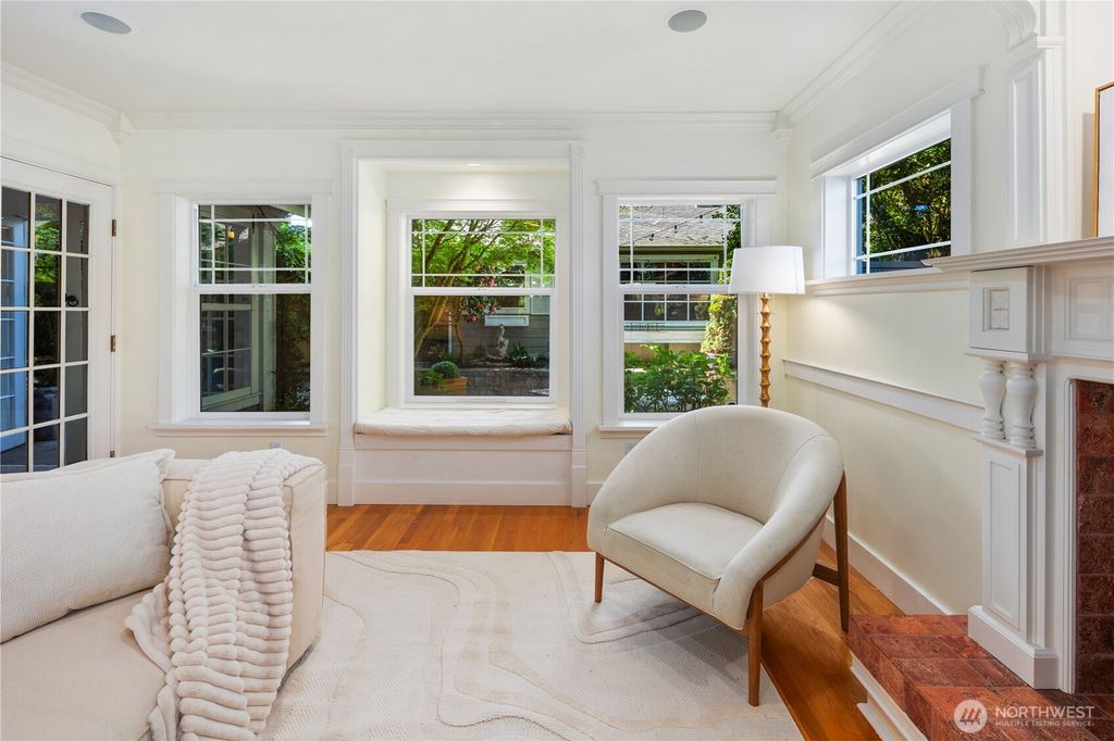 Photo of 6540 54th Avenue S, Seattle, WA 98118 (MLS # 2358046)