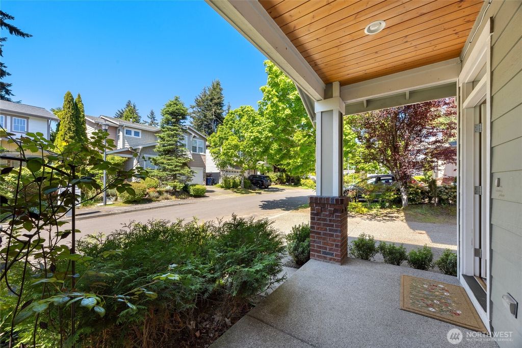 Photo of 13240 119th Avenue NE, Kirkland, WA 98034 (MLS # 2359323)