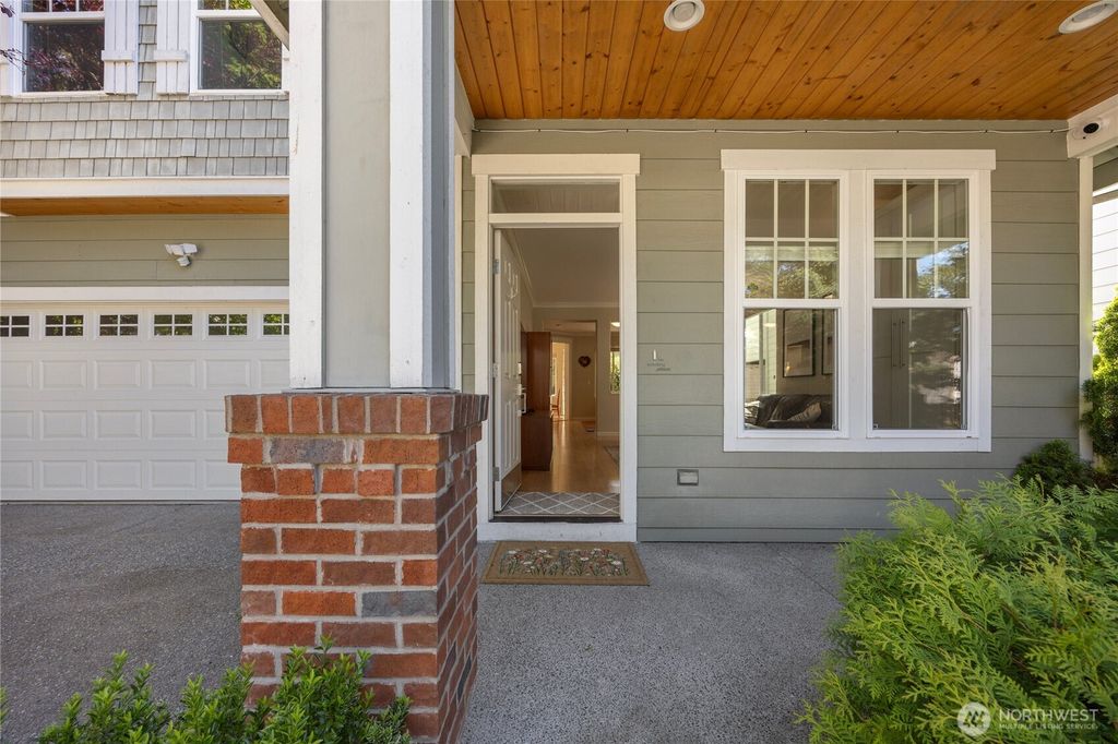 Photo of 13240 119th Avenue NE, Kirkland, WA 98034 (MLS # 2359323)