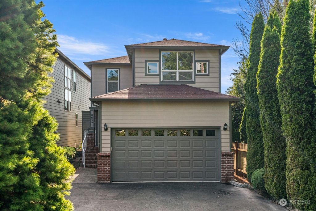 Photo of 8037 118th Avenue NE, Kirkland, WA 98033 (MLS # 2294184)