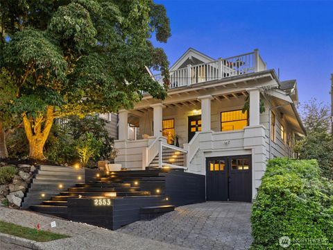 2553 5th Avenue N Seattle WA 98109