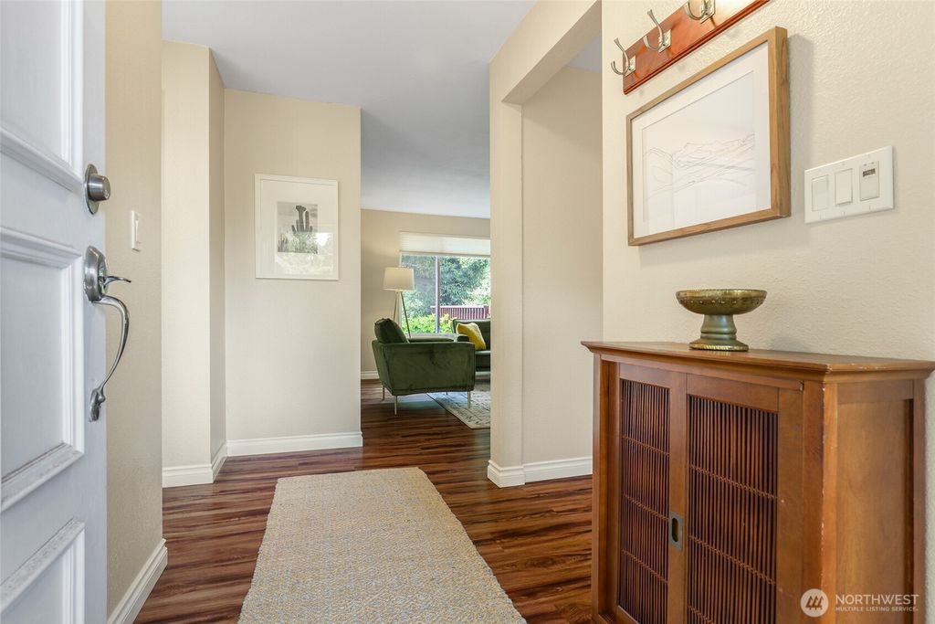 Photo of 2906 244th Avenue SE, Sammamish, WA 98075 (MLS # 2393787)