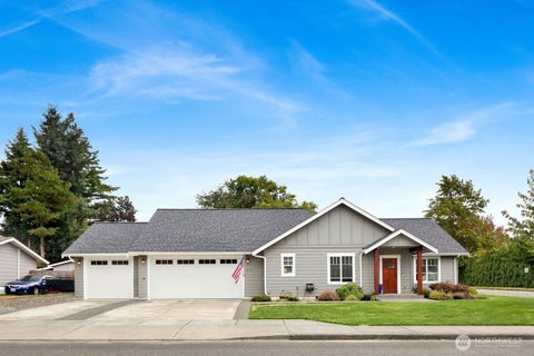 Photo of 1200 W Park Street, Lynden, WA 98264 (MLS # 2582195)