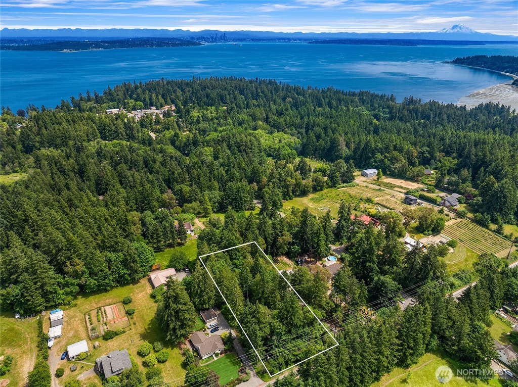 Photo of 113 xx North Madison Avenue NE, Bainbridge Island, WA 98110 (MLS # 2540800)