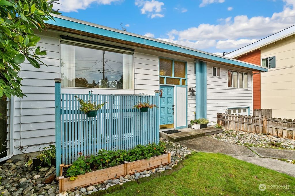 Photo of 11821 9th Avenue SW, Burien, WA 98146 (MLS # 2166930)