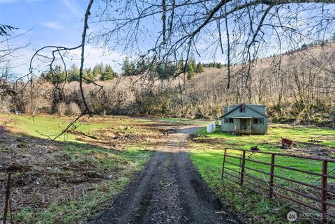 Photo of 138 Ward Creek Rd Rd, Raymond, WA 98577 (MLS # 2467315)