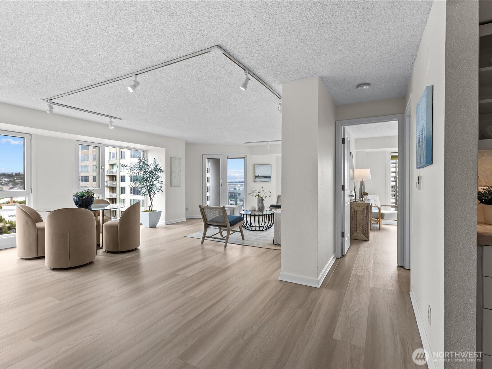 121 Vine Street 2405