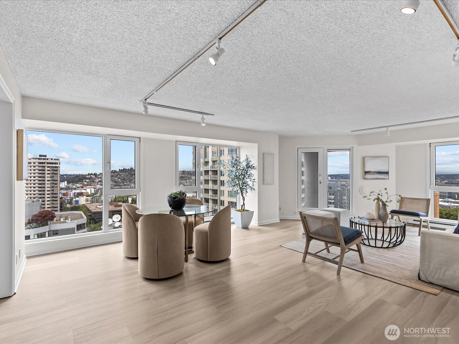121 Vine Street 2405