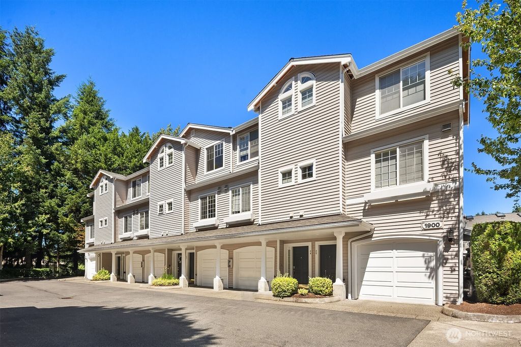Photo of 1900 132nd Avenue SE #I-23, Bellevue, WA 98005 (MLS # 2423679)
