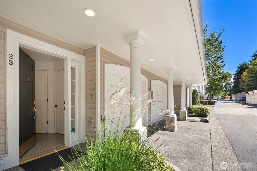 Photo of 1900 132nd Avenue SE #I-23, Bellevue, WA 98005 (MLS # 2423679)