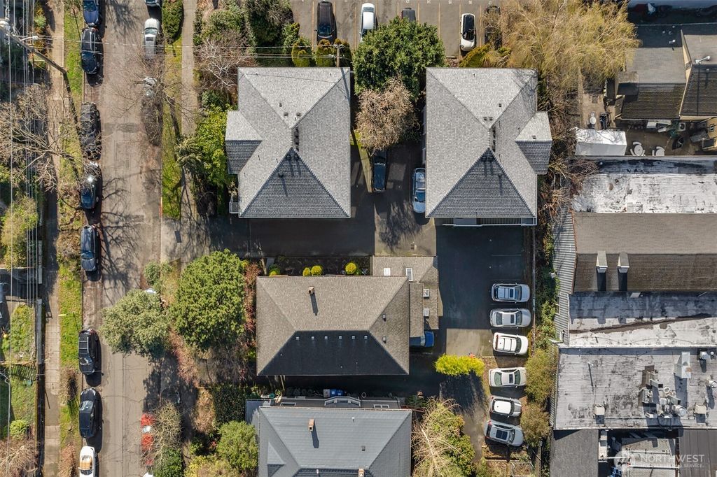 Photo of 913 917 13th Avenue, Seattle, WA 98122 (MLS # 2530121)