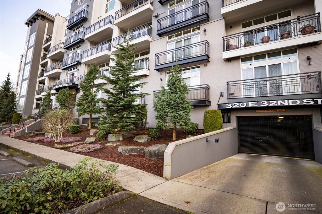Photo of 320 E 32nd Street #305, Tacoma, WA 98404 (MLS # 2478299)