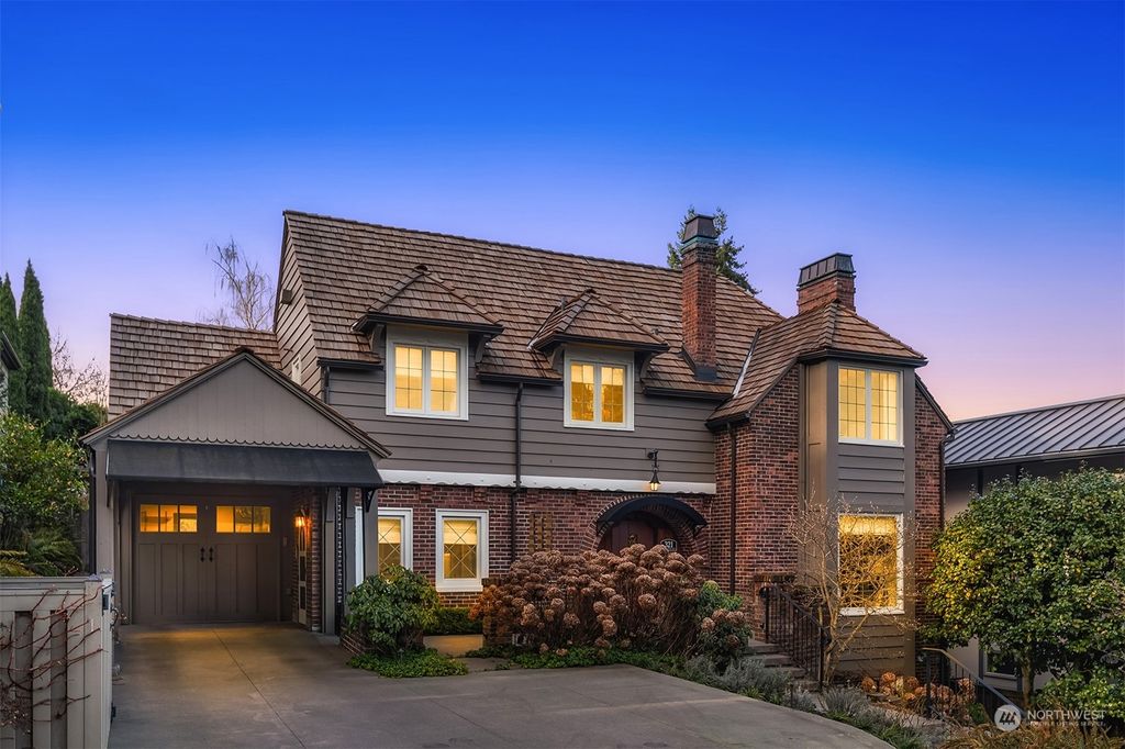 Photo of 321 36th Avenue E, Seattle, WA 98112 (MLS # 2189975)