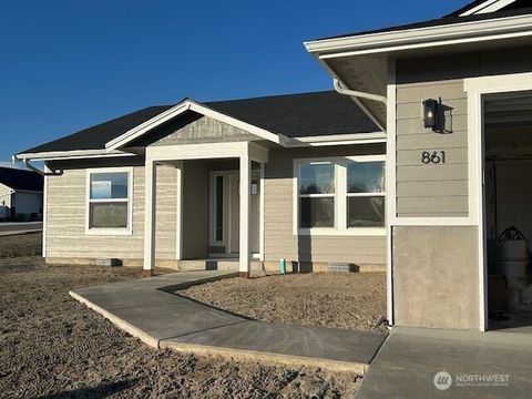 Photo of 861 N Newport Loop, East Wenatchee, WA 98802 (MLS # 2460656)