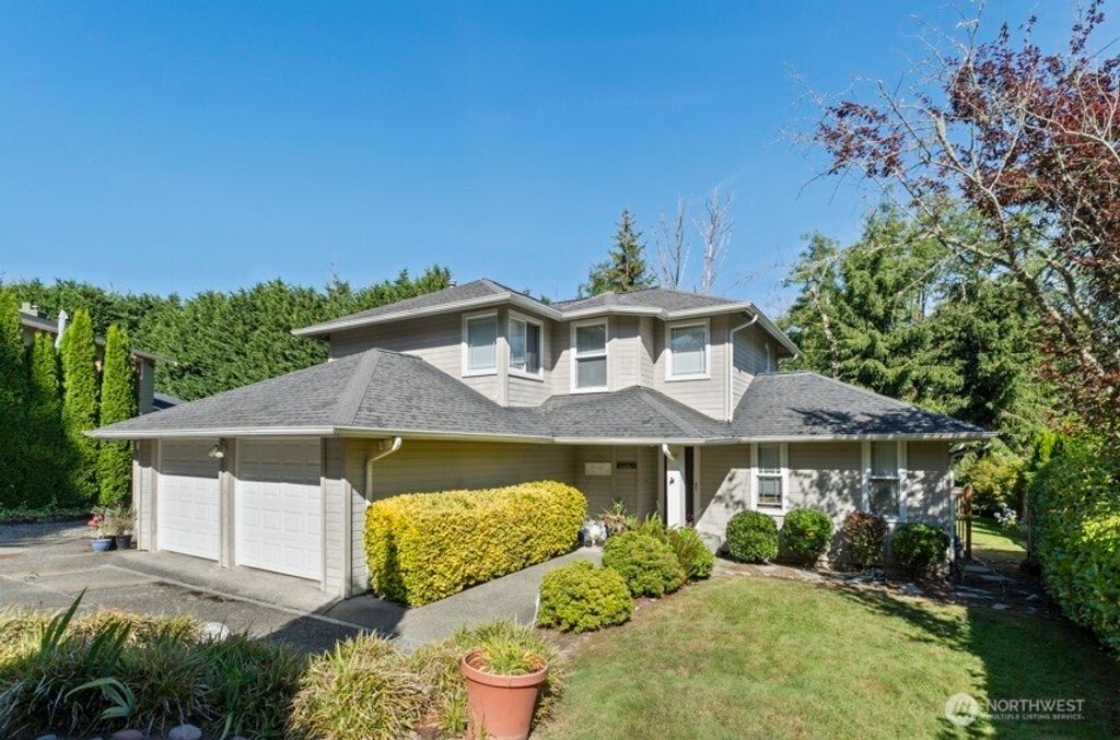 Photo of 10121 64th Place W, Mukilteo, WA 98275 (MLS # 2404865)