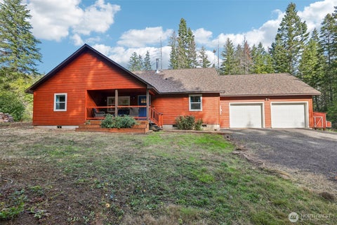 Photo of 22 Mcllroy Creek Road, White Salmon, WA 98672 (MLS # 2588699)