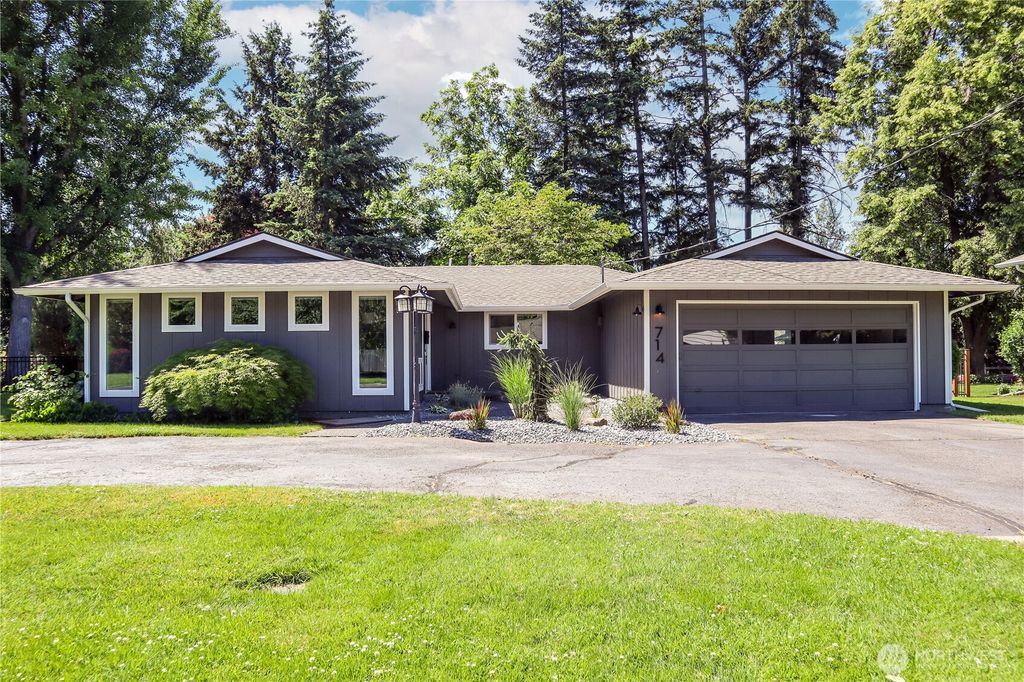 Photo of 714 Liberty Place, Walla Walla, WA 99362 (MLS # 2533732)