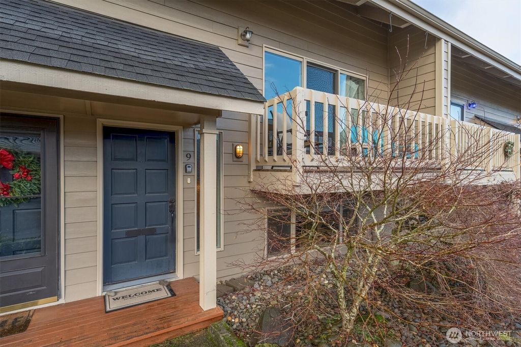 Photo of 1310 River Road #9, Longview, WA 98632 (MLS # 2476071)