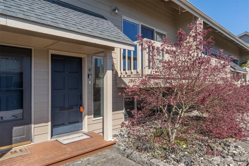 1310 River Road 9