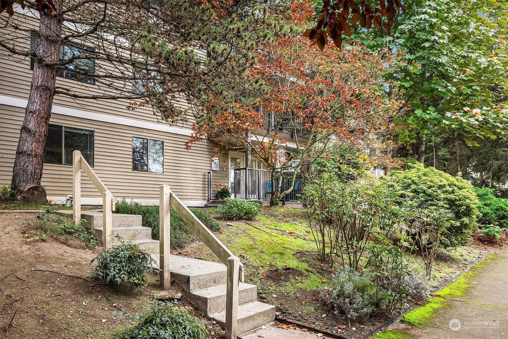 Photo of 404 10th Street #D101, Kirkland, WA 98033 (MLS # 2309537)