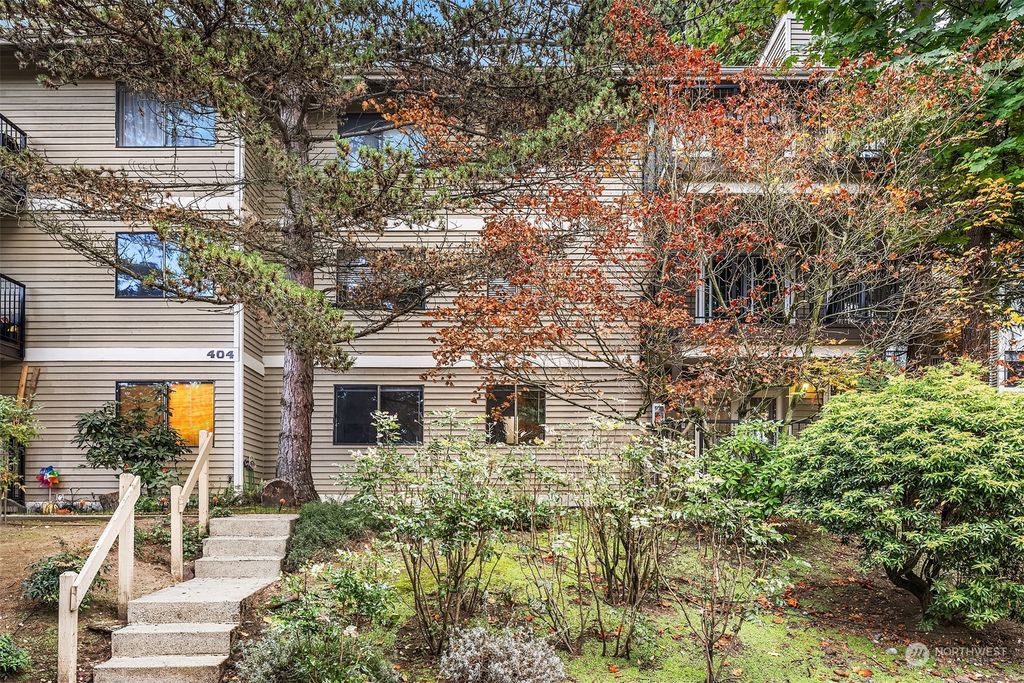 Photo of 404 10th Street #D101, Kirkland, WA 98033 (MLS # 2309537)