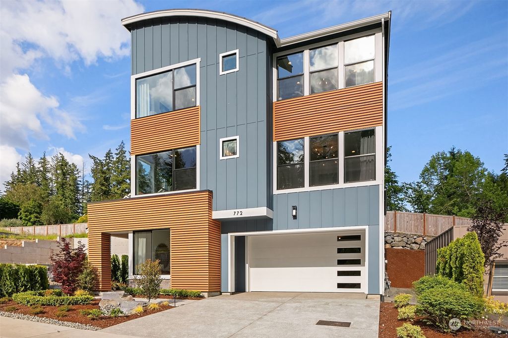 Photo of 772 216th Place SE, Sammamish, WA 98074 (MLS # 2161812)