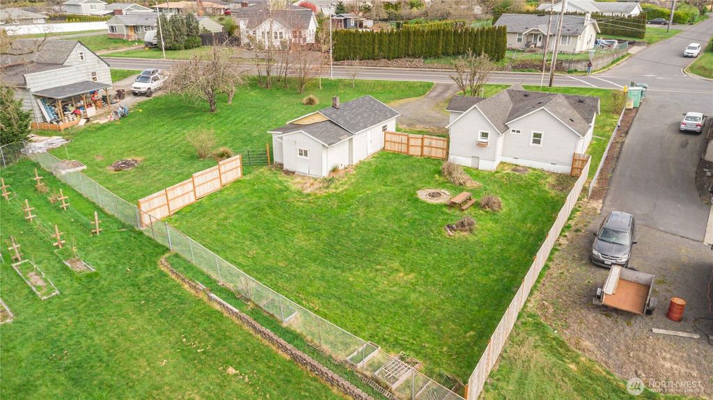 Photo of 3007 Columbia Heights Road, Longview, WA 98632 (MLS # 2499402)