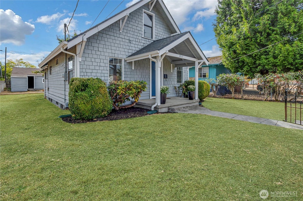 Photo of 3517 S Madison St ST, Tacoma, WA 98409 (MLS # 2576132)