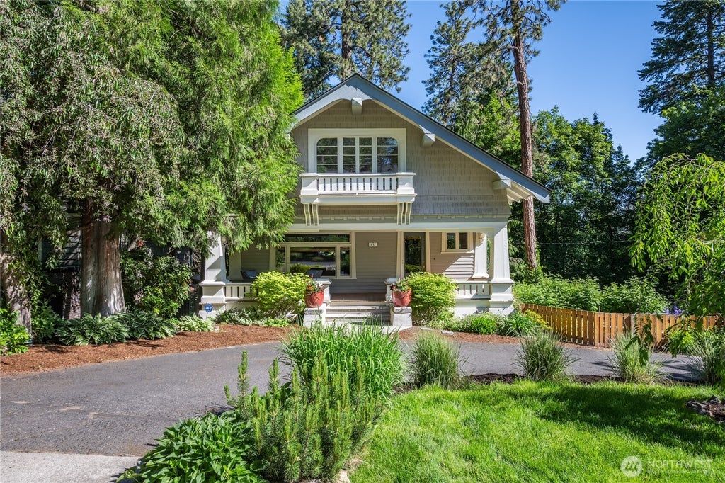 Photo of 917 E 20th Avenue, Spokane, WA 99203 (MLS # 2573368)