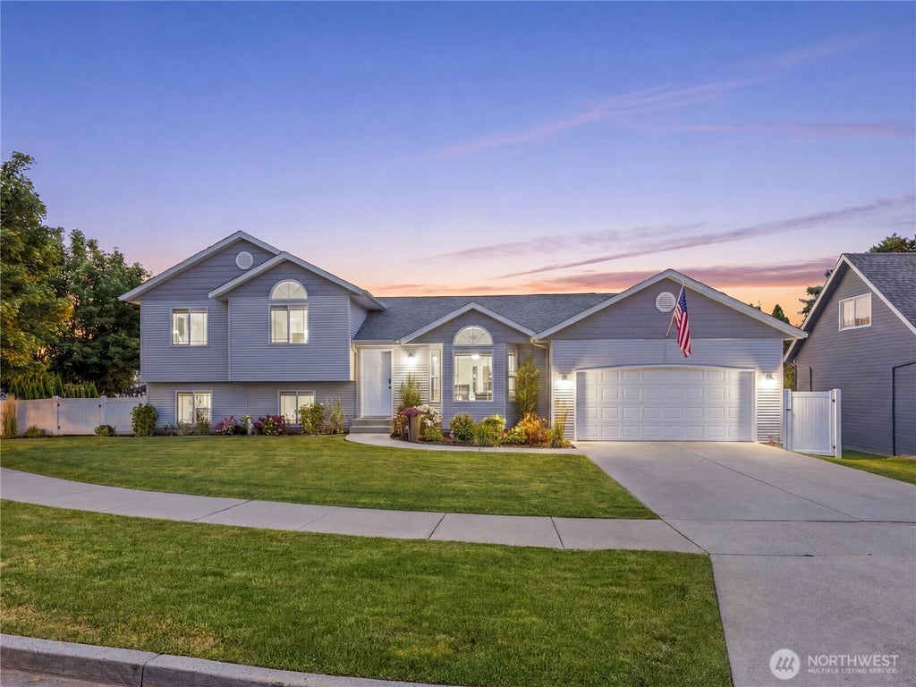 Photo of 313 Brandi Lane, Wenatchee, WA 98801 (MLS # 2544356)